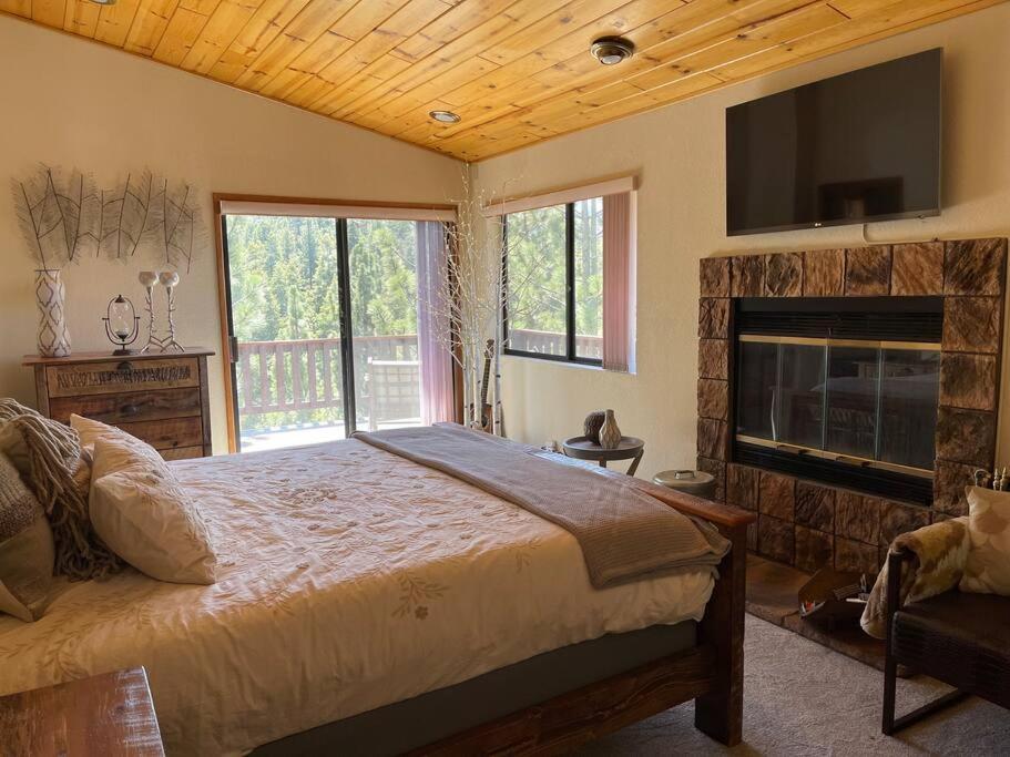 Luxury Joyful Bear Cabin With View, Big Bear Lakeヴィラ エクステリア 写真