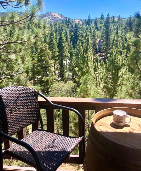 Luxury Joyful Bear Cabin With View, Big Bear Lakeヴィラ エクステリア 写真